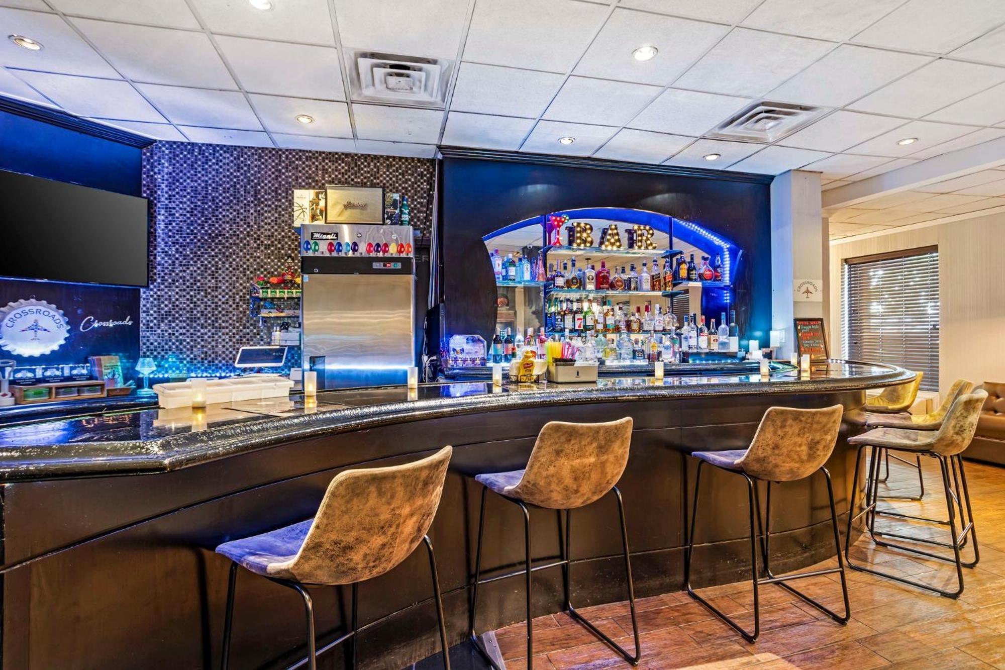 Best Western Plus Newark Airport West Exterior photo